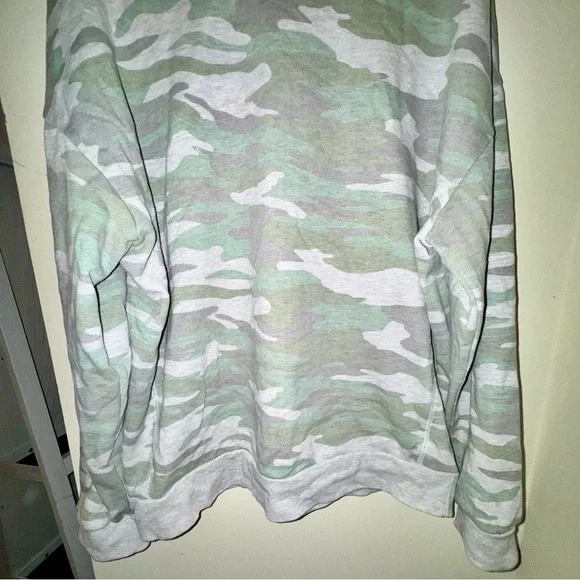 Reflex Women's Camouflage Sweatshirt - Green and Gray - Picture 3 of 8